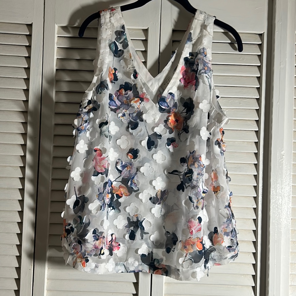 Three -D Top